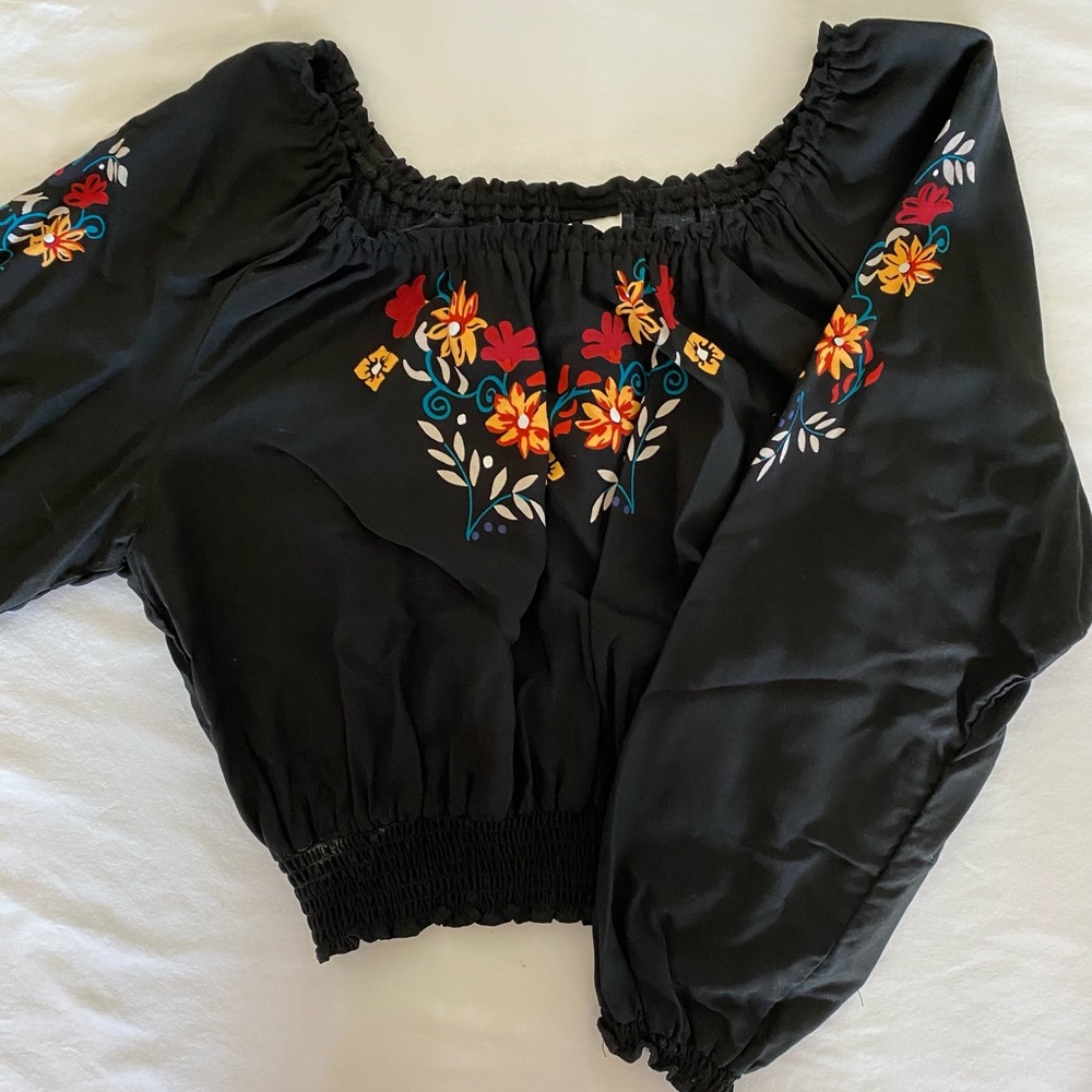 H&M Off Shoulder Cropped Top